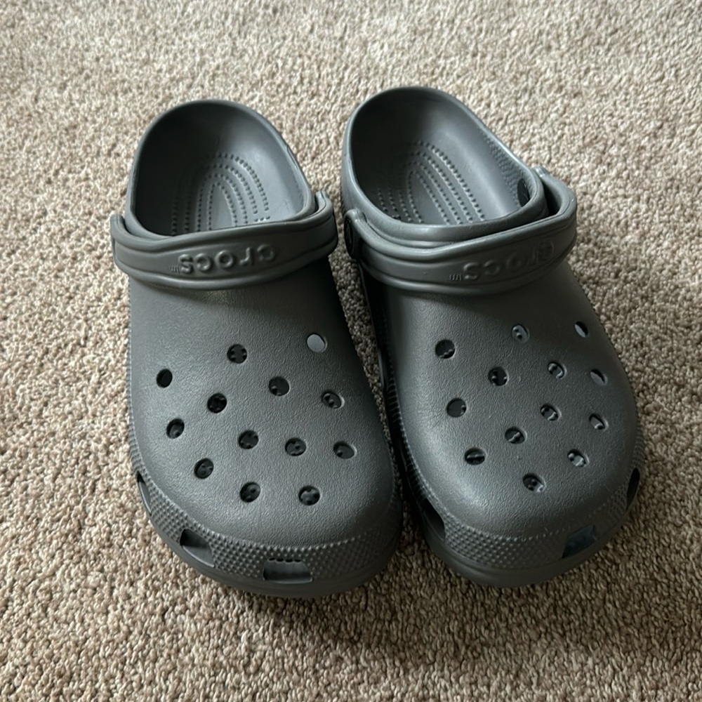 Dark Grey Crocs Men’s 10 Women’s 12